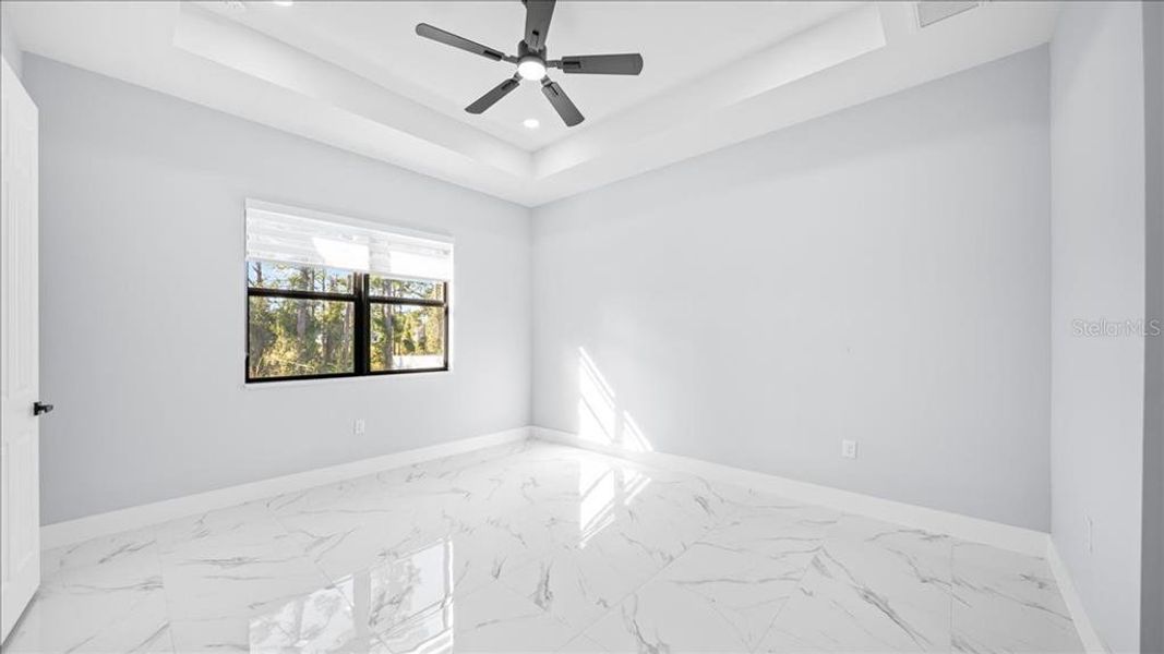 Spacious, unfurnished interior of a new home in , Lehigh Acres (Image 24).