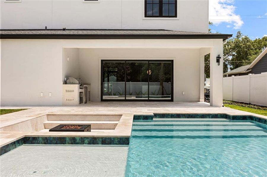 Exterior details and patio area of a home in , Orlando (Image 28).