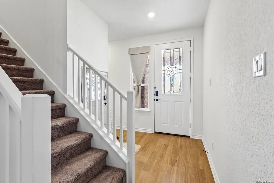 Spacious, unfurnished interior of a new home in , San Antonio (Image 27).