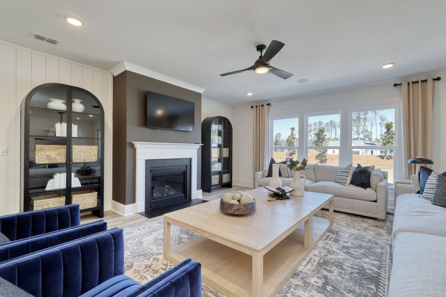 Representative furnished interior of a home built from the Vanderbilt by Pulte Homes in Indigo Bay, Myrtle Beach (Image 18).