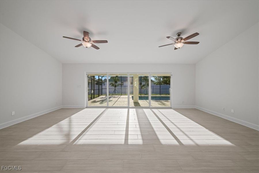 Spacious, unfurnished interior of a new home in Cape Coral, Cape Coral (Image 19).