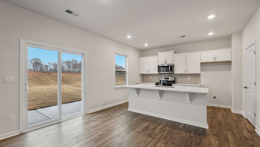 Furnished interior view inside a new home in Hunters Ridge, Woodruff (Image 10).