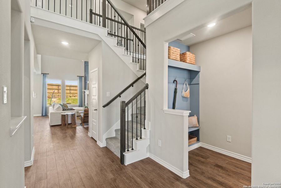 Spacious, unfurnished interior of a new home in Cinco Lakes, San Antonio (Image 18).