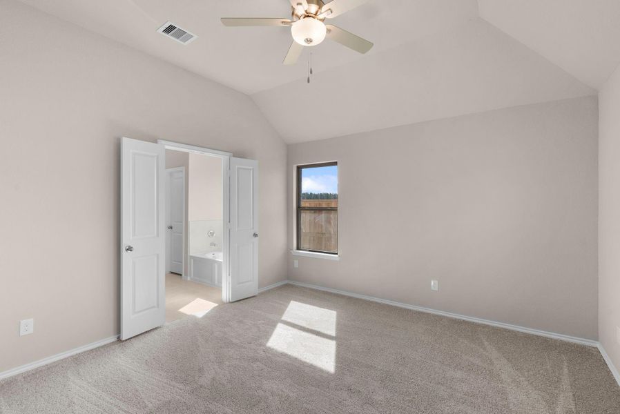 Spacious, unfurnished interior of a new home in The Trails 40', New Caney (Image 23).