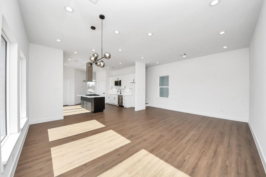 Spacious, unfurnished interior of a new home in , Houston (Image 25).