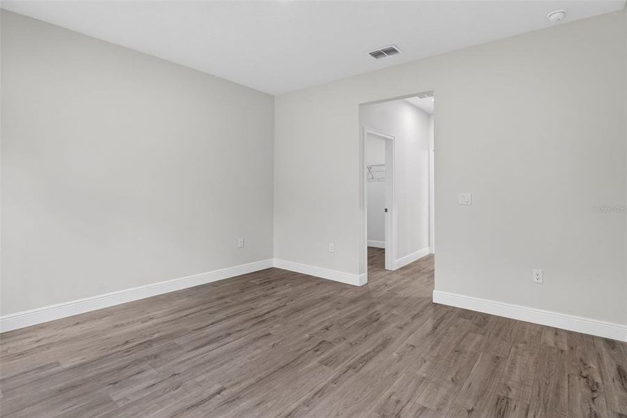 Spacious, unfurnished interior of a new home in , Citrus Springs (Image 20).