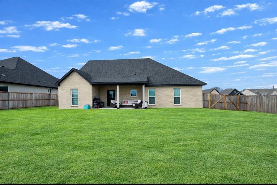 Exterior details and patio area of a home in , Callisburg (Image 4).