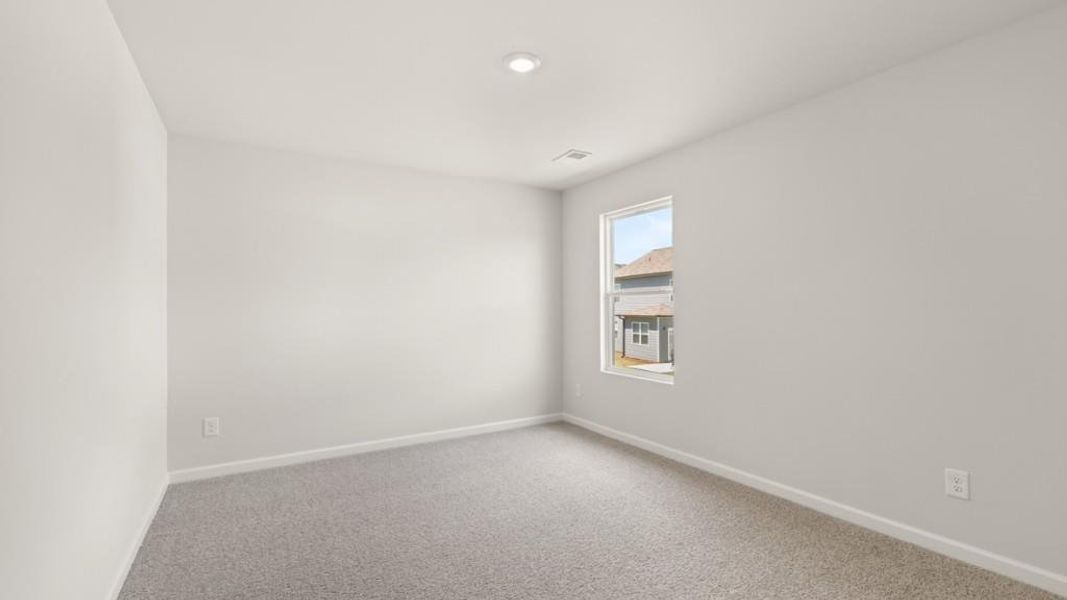 Spacious, unfurnished interior of a new home in Fairway 17 at Mirror Lake, Villa Rica (Image 26).