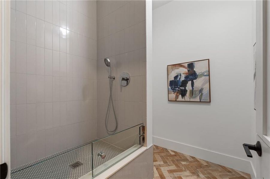 Furnished interior view inside a new home in , Roswell (Image 20).