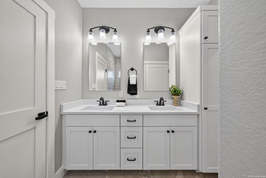 Furnished interior view inside a new home in , Kerrville (Image 34).