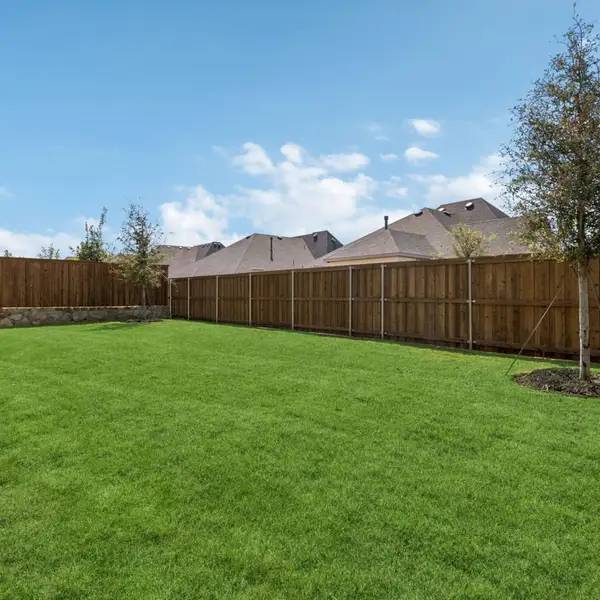 Exterior details and patio area of a home in StarView, Prosper (Image 28).