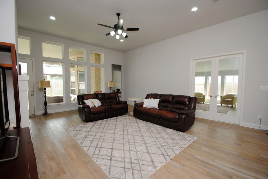 Furnished interior view inside a new home in Cross Creek Ranch, Fulshear (Image 6).