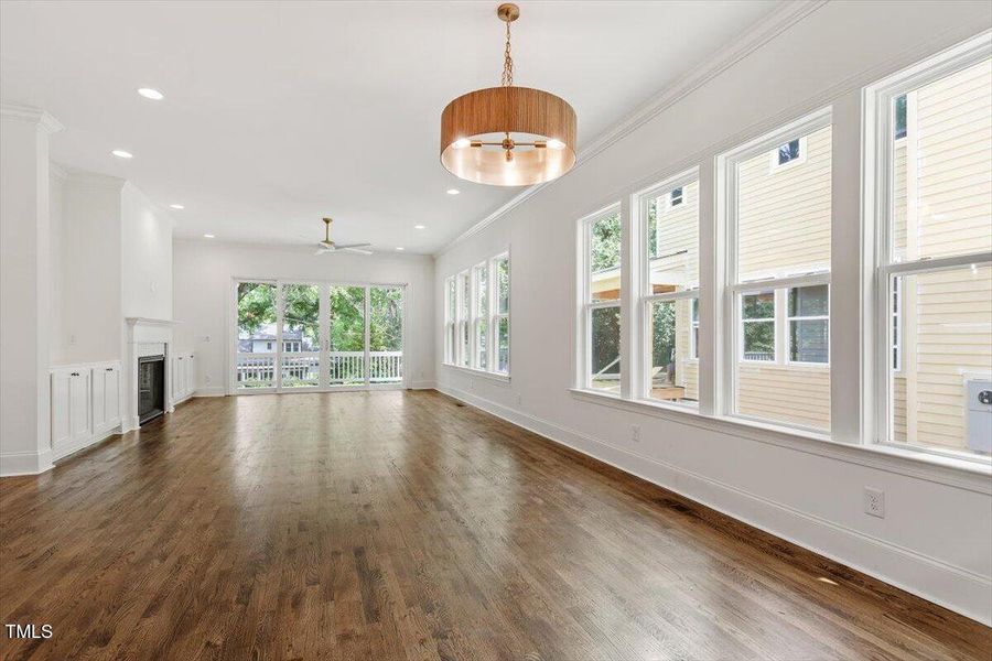 11-3302.5 Hall Place [2153293]_11