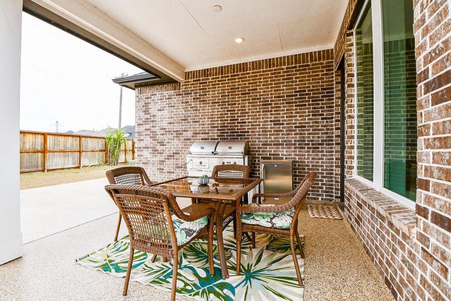 Exterior details and patio area of a home in , Richmond (Image 3).
