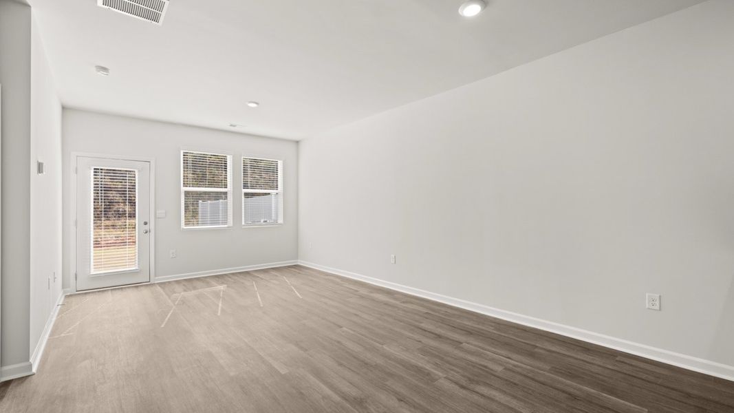 Spacious, unfurnished interior of a new home in Byrd Village, Graniteville (Image 15).