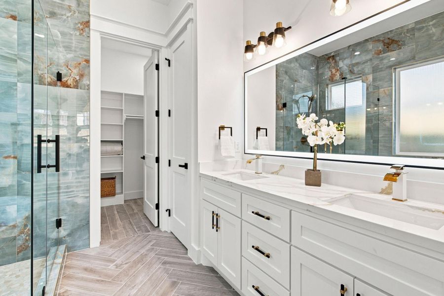 Primary En Suite Bathroom