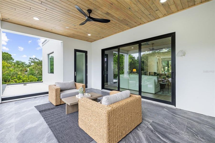 Exterior details and patio area of a home in , Tampa (Image 33).