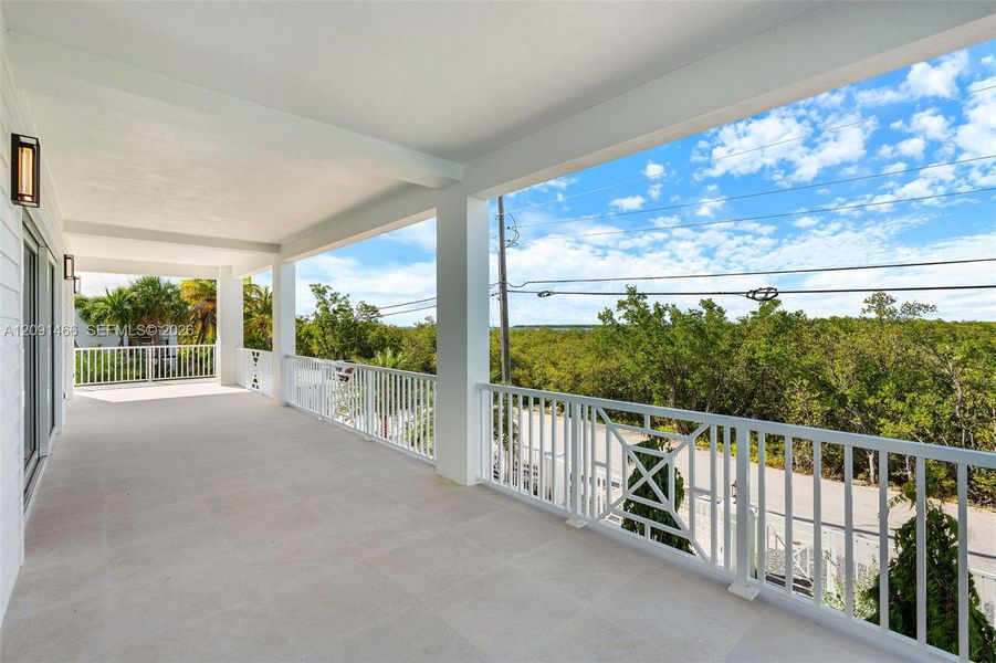 Exterior details and patio area of a home in , Tavernier (Image 37).