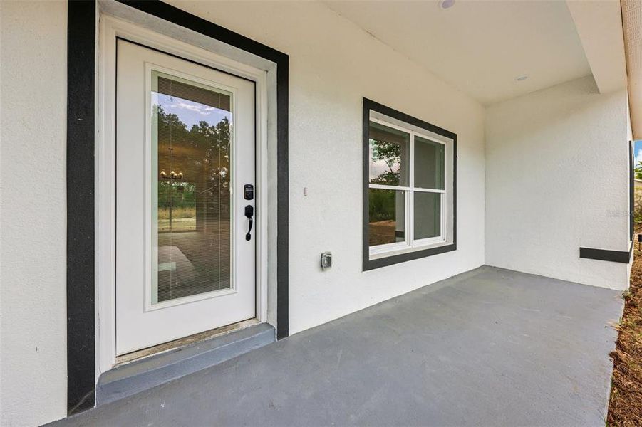 Exterior details and patio area of a home in , Ocklawaha (Image 23).
