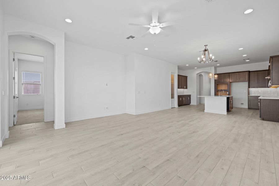 4)GREAT ROOM 4)GREAT ROOM