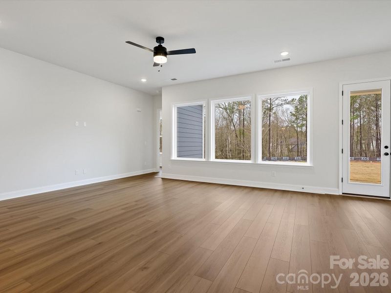 Spacious, unfurnished interior of a new home in Hardy Pond, Rock Hill (Image 24).