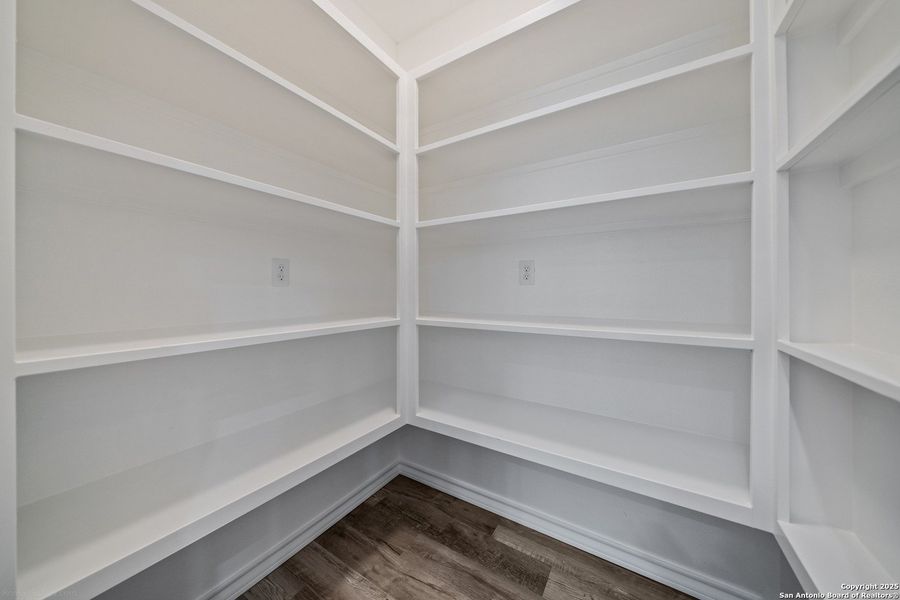 Spacious, unfurnished interior of a new home in , Beeville (Image 15).