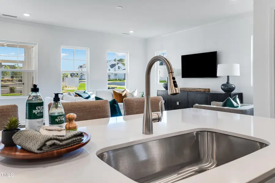 SUN_ElizabethSprings_Pic_202ShingleOak_1