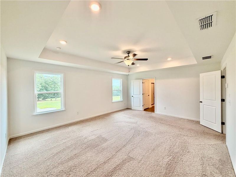 Spacious, unfurnished interior of a new home in Creekside, Dawsonville (Image 21).