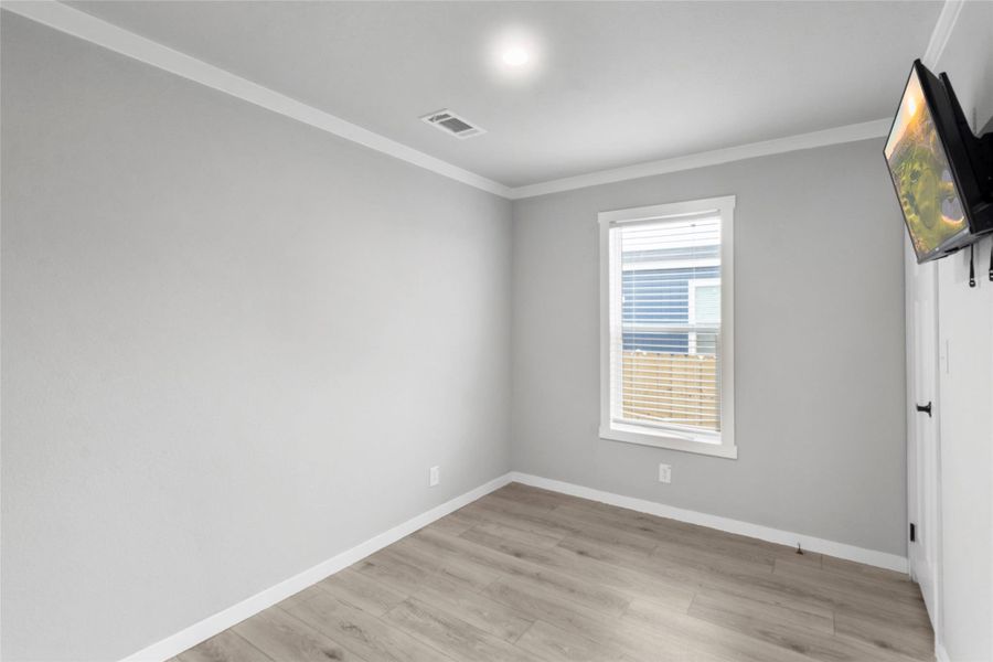 Spacious, unfurnished interior of a new home in , Pearland (Image 20).