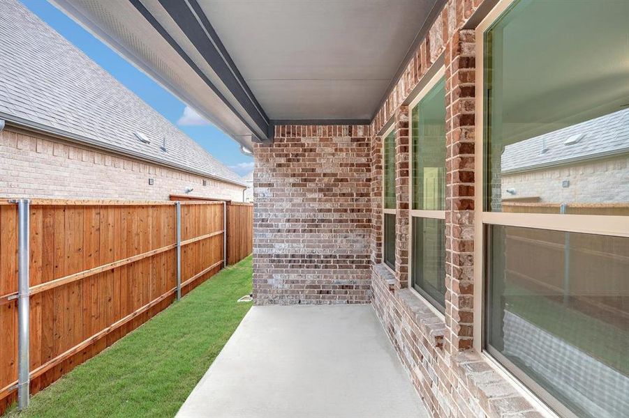 Exterior details and patio area of a home in Tarrytown, Crowley (Image 22).