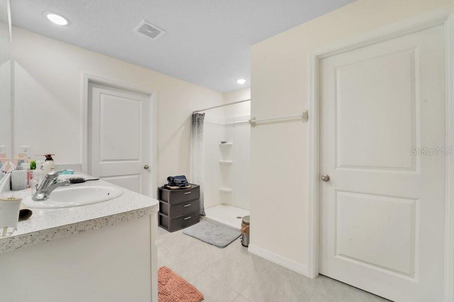 Furnished interior view inside a new home in , Zephyrhills (Image 11).