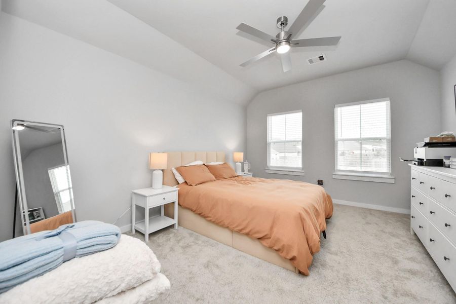 Furnished interior view inside a new home in , Conroe (Image 13).