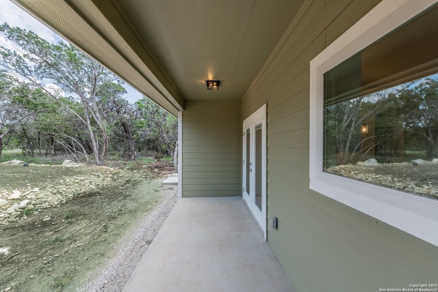 Exterior details and patio area of a home in , Canyon Lake (Image 4).