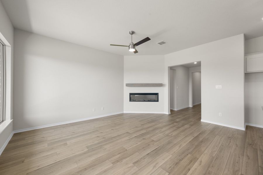 Spacious, unfurnished interior of a new home in Meadow Park at The Meadows, Ponder (Image 20). Spacious, unfurnished interior of a new home in Meadow Park at The Meadows, Ponder (Image 20).