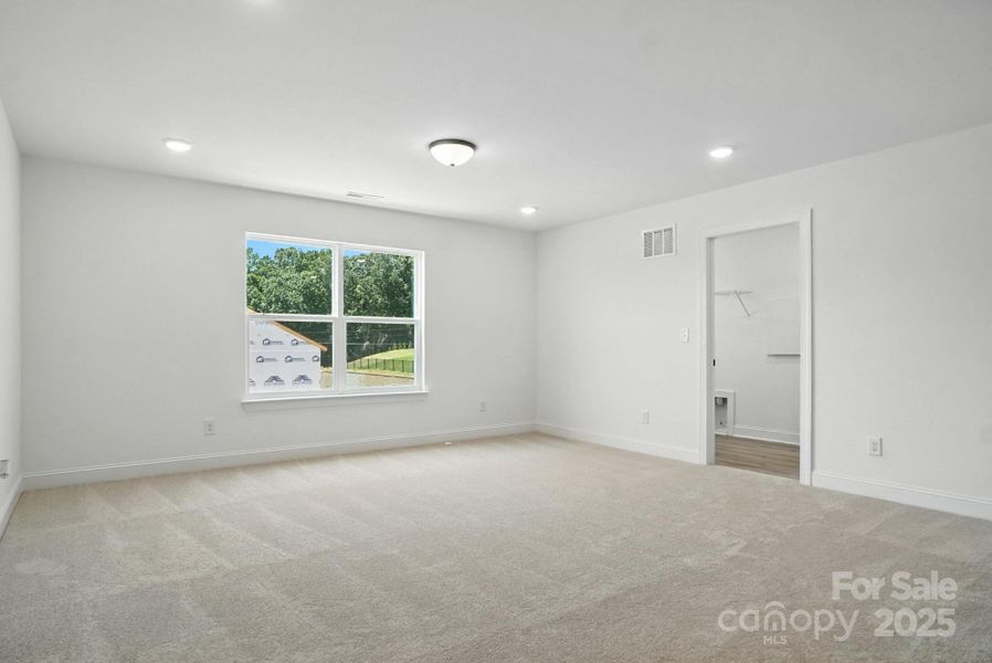 Spacious, unfurnished interior of a new home in Summerlin, Mooresville (Image 36). Spacious, unfurnished interior of a new home in Summerlin, Mooresville (Image 36).