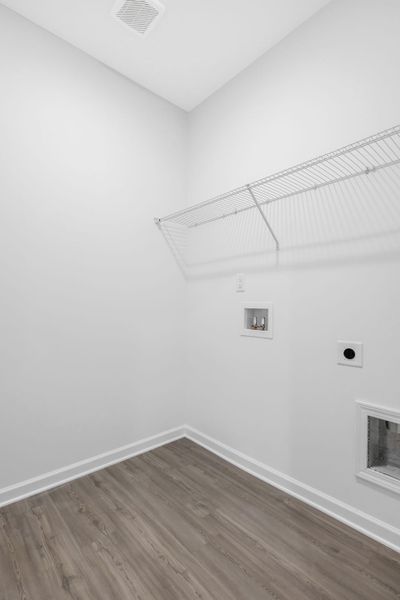 Spacious, unfurnished interior of a new home in Three Rivers, Rome (Image 19).
