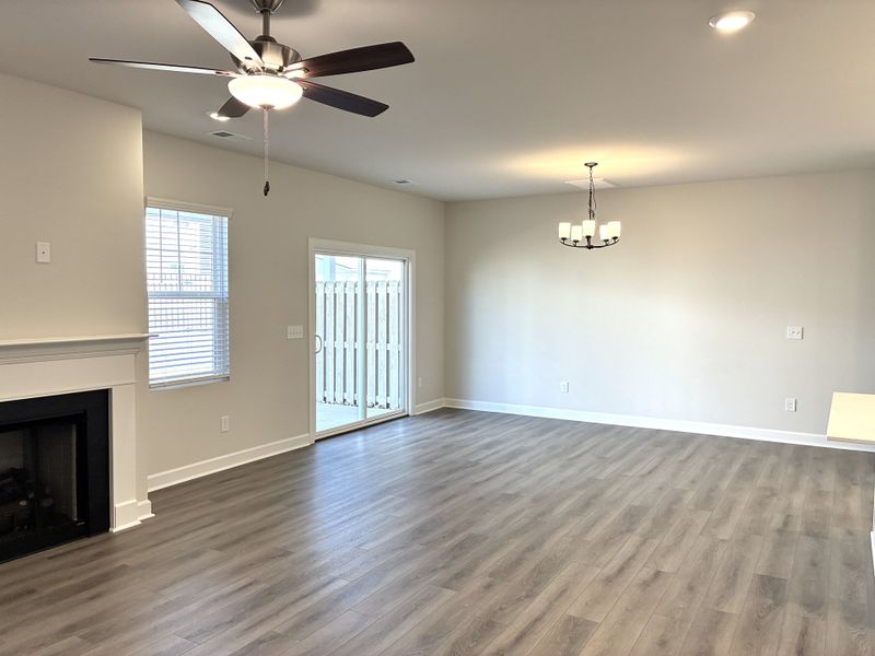 Spacious, unfurnished interior of a new home in Holly Ridge, Greenville (Image 21).