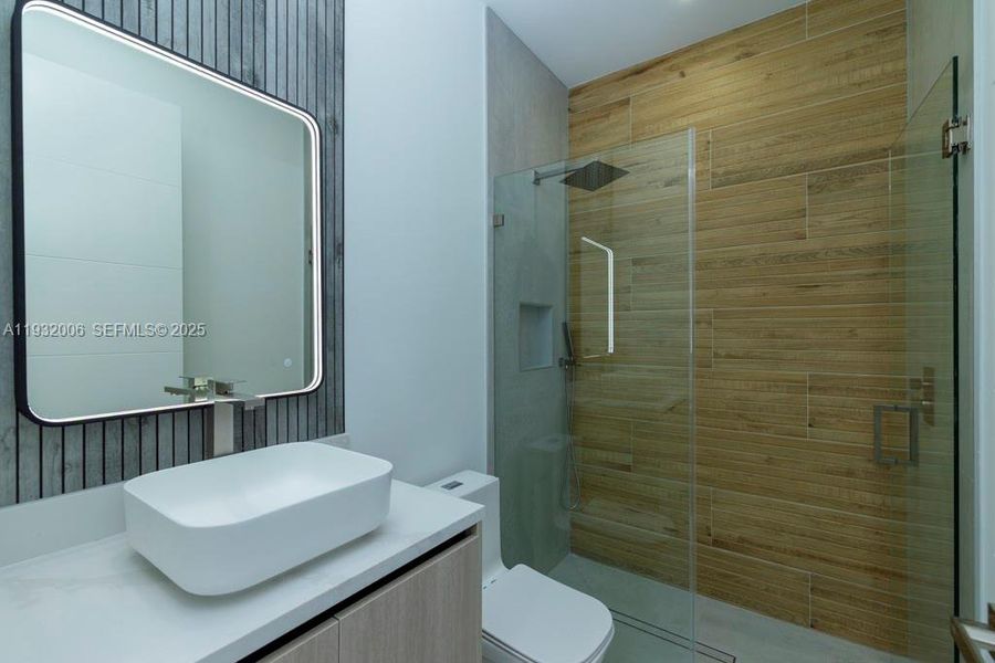 Furnished interior view inside a new home in , Cape Coral (Image 51).