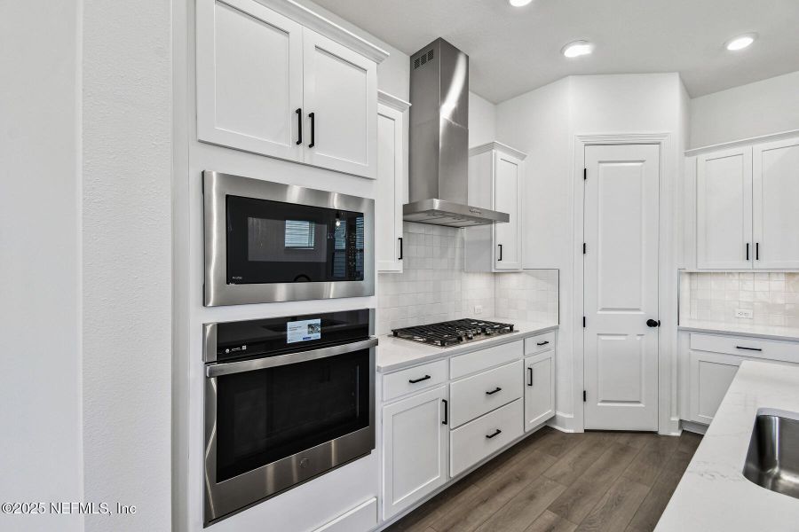 Furnished interior view inside a new home in Granville at eTown 34', Jacksonville (Image 7).