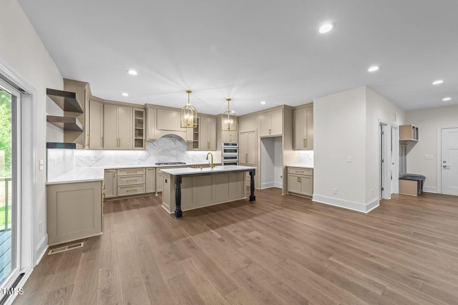 25-web-or-mls-VB4A5331