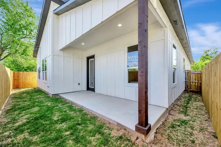 Exterior details and patio area of a home in , Fort Worth (Image 24).