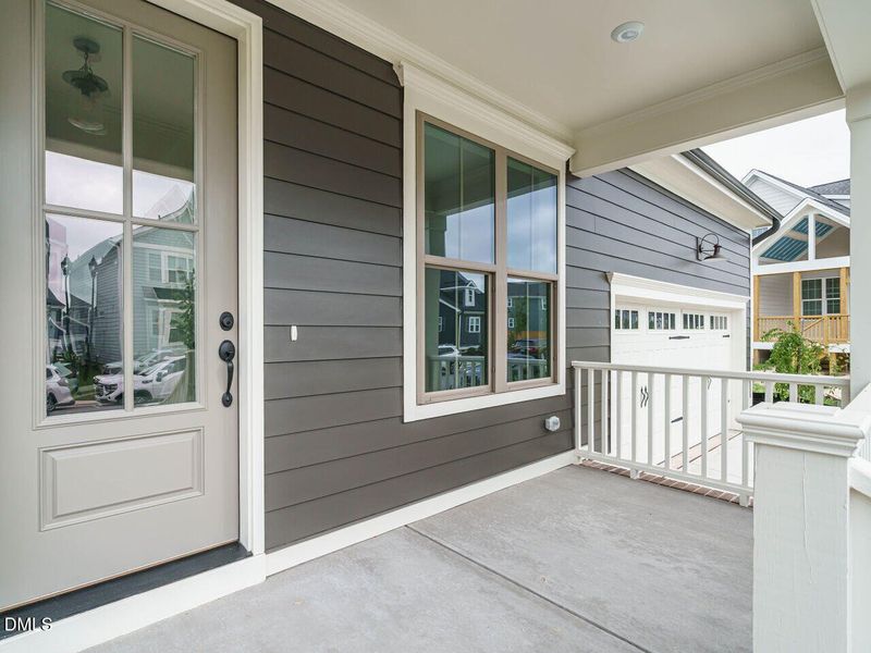 003-1280x960-front-porch