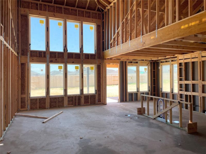 Designer Charm & High Ceilings Designer Charm & High Ceilings