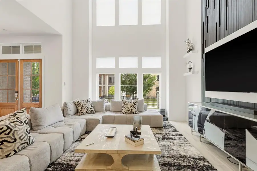 Furnished interior view inside a new home in , Frisco (Image 3).