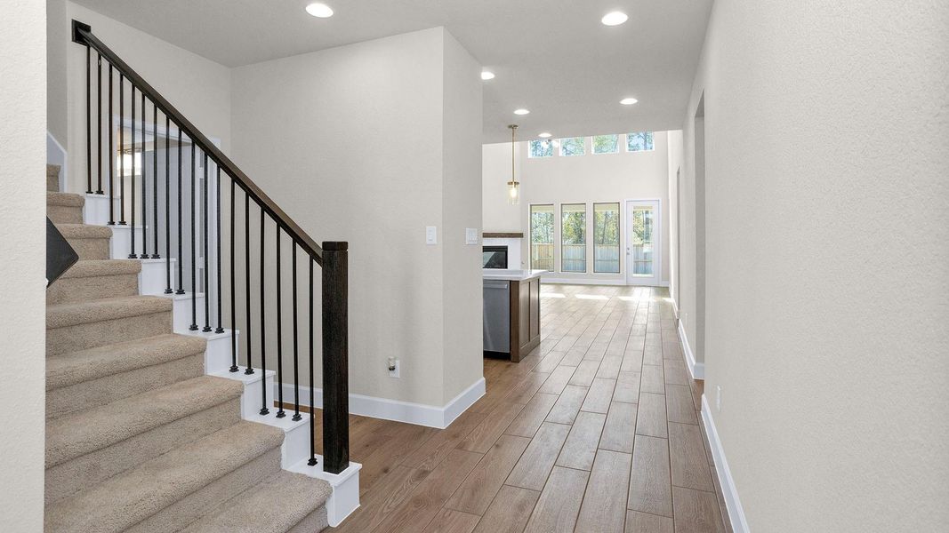 Spacious, unfurnished interior of a new home in Evergreen 50', Conroe (Image 5).