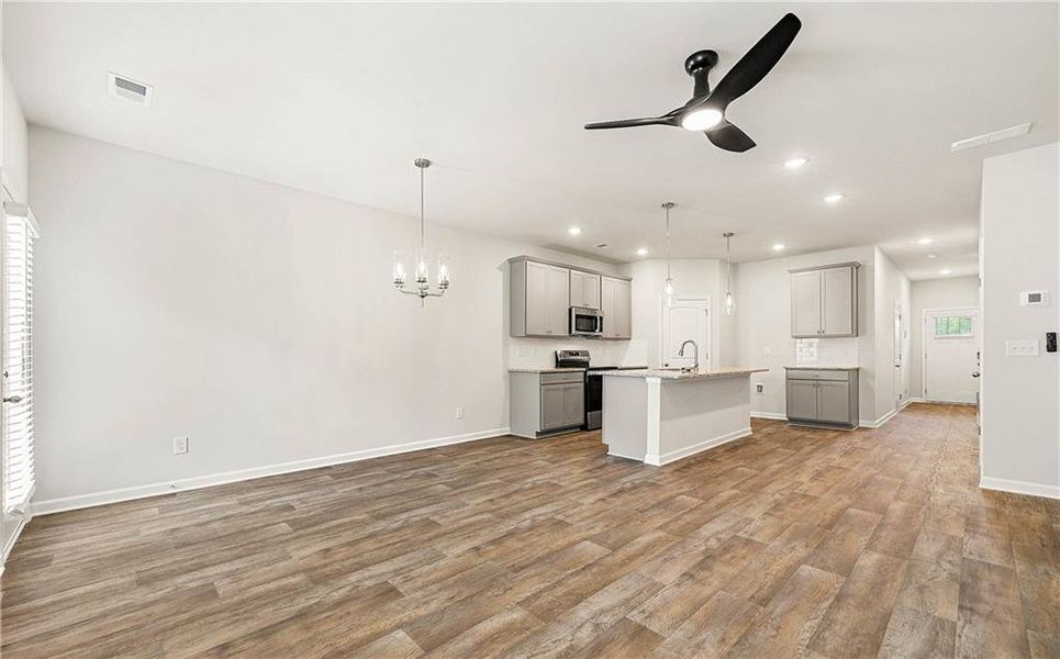 Spacious, unfurnished interior of a new home in The Grove At Mundy Mill, Gainesville (Image 6). Spacious, unfurnished interior of a new home in The Grove At Mundy Mill, Gainesville (Image 6).