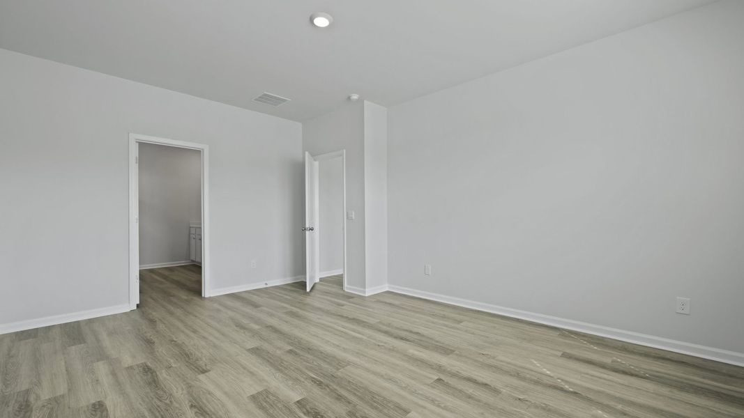 Representative unfurnished interior of a home built from the DARBY-EXP by D.R. Horton in Lakeview at Kitfield, Moncks Corner (Image 30).