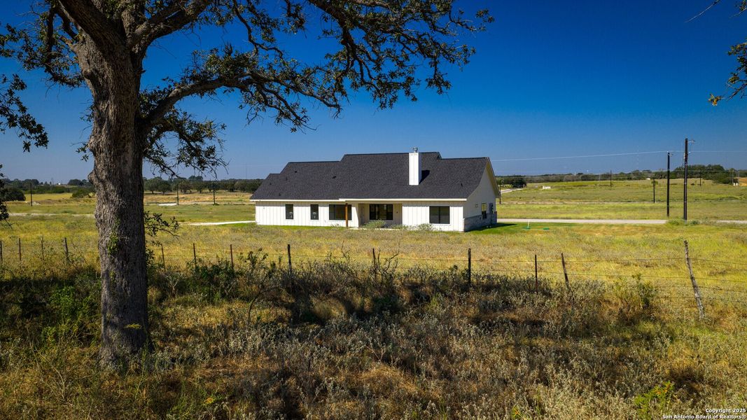 Image 33 of a home in . Image 33 of a home in .