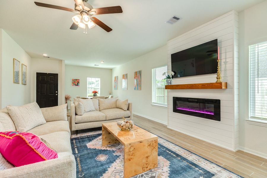 Furnished interior view inside a new home in Columbia Lakes, West Columbia (Image 10).