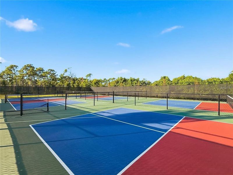 Community amenities in , Englewood (Image 50).